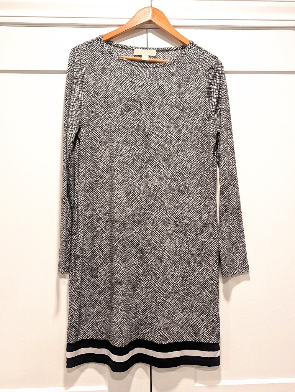 MICHAEL Michael Kors Black and White Patterned Long-Sleeve Mini Dress